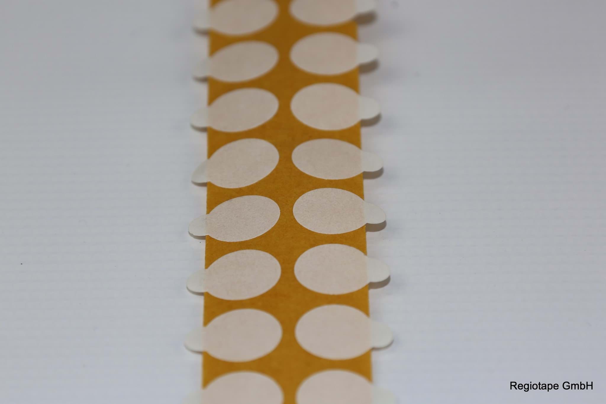 Bild von F22401 doppelseitige Klebepunkte, stark/stark, 15 mm rund mit Lasche, Acrylatkleber, 0,11 mm Dicke, 5.000 Stück pro Rolle